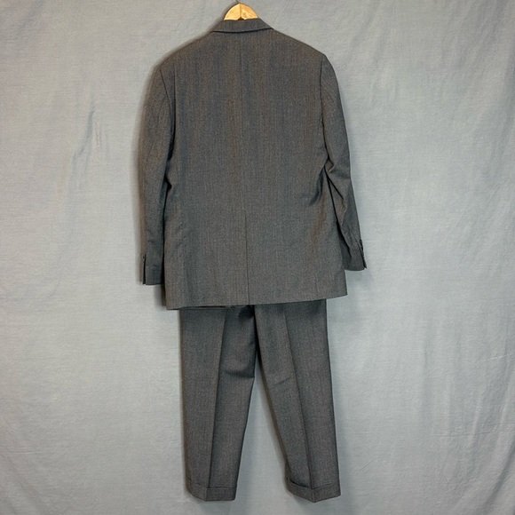 Men’s Chaps Charcoal Gray 40R Suit Jacket and 34/30 Pants EUC - Picture 2 of 9